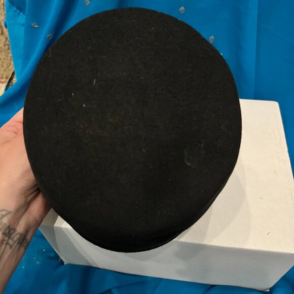 Eric Javits Black Wool Fez Hat - 100% wool - Picture 3 of 10